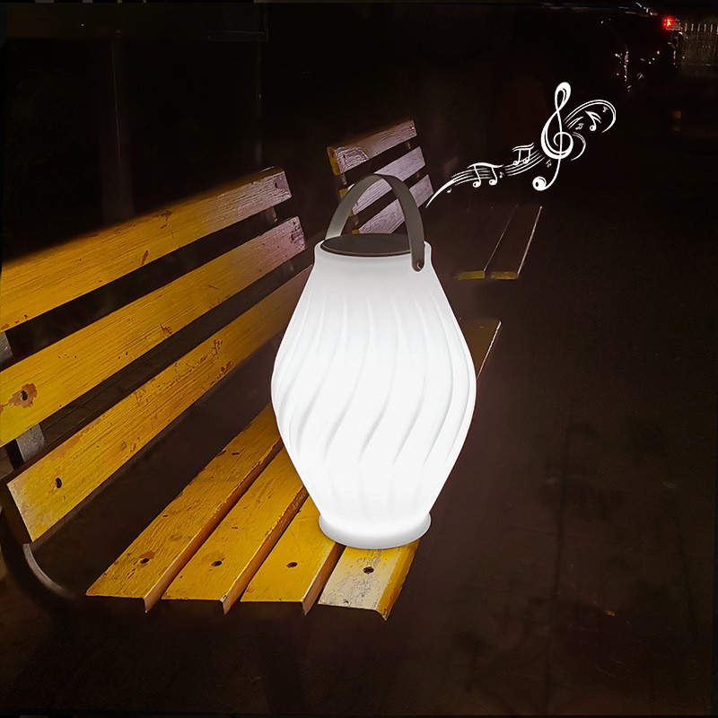 Ventas transfronterizas calientes portátiles inalámbricas altavoces Bluetooth LED 16 colores luz nocturna altavoces creativos PE rotomolding altavoces