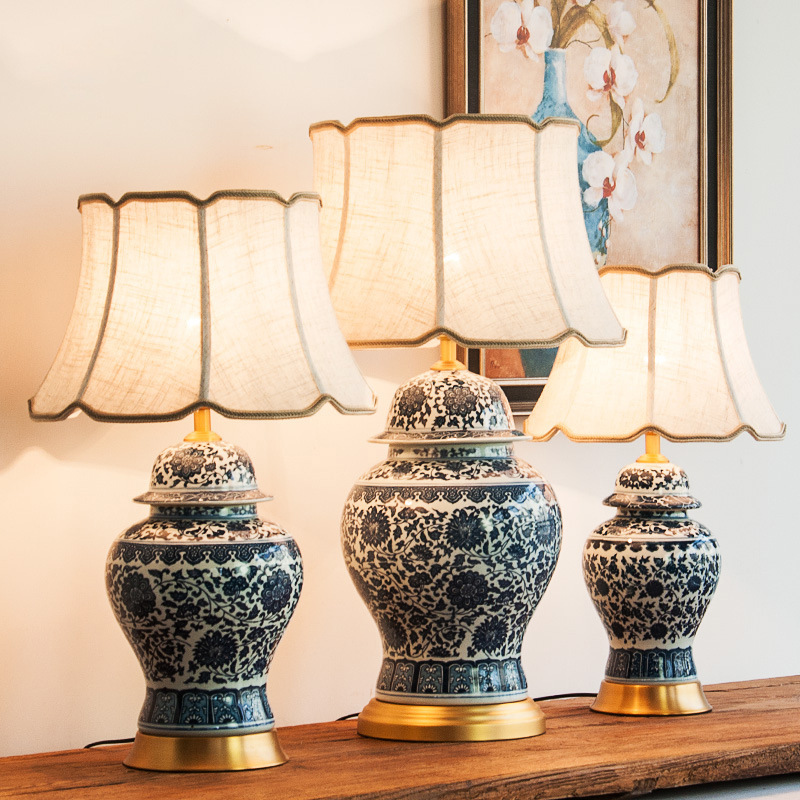 Carefully Selected New Chinese-Style Classical Blue and White Ceramic Table Lamp, Vintage Large-Sized Lamp for Living Room, Villa Corner Table, Bedroom Bedside Lamp, Available for Dropshipping