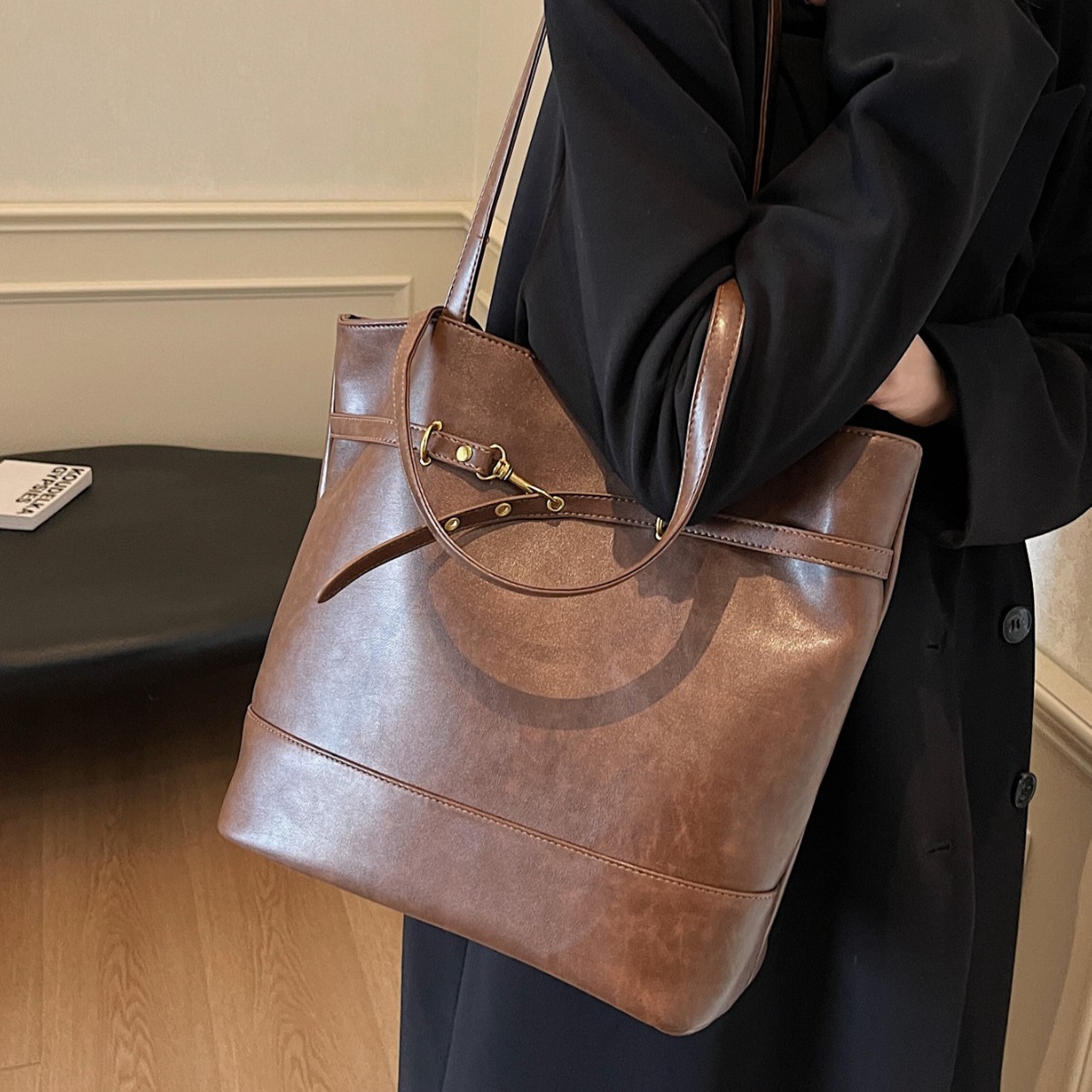 Autumn/Winter Large Capacity Work Commuter Tote Bag For Women 2024 Coffee Brown Leather 2-In-1 Backpack And Crossbody Bag - Thumbnail 4