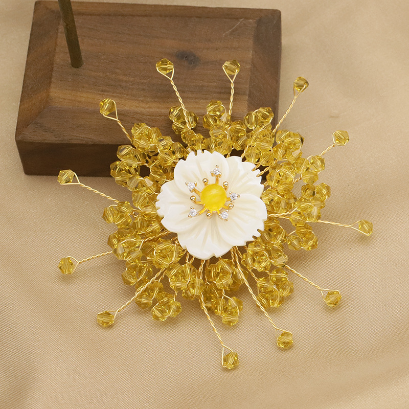 Broche de perlas naturales de alta calidad nicho broche de oro de nieve broche de alta gama retro ramillete al por mayor image 1