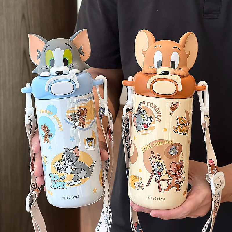 Gato y ratón taza de agua de paja para niños 2025 nuevo tipo de taza especial para estudiantes para la escuela jardín de infantes portátil