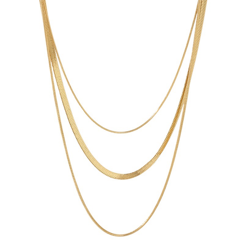 Venta caliente nueva multi-capa de acero de titanio collar de hueso de serpiente Mujer europea y americana moda personalidad diseño sentido tres capas temperamento clavícula cadena