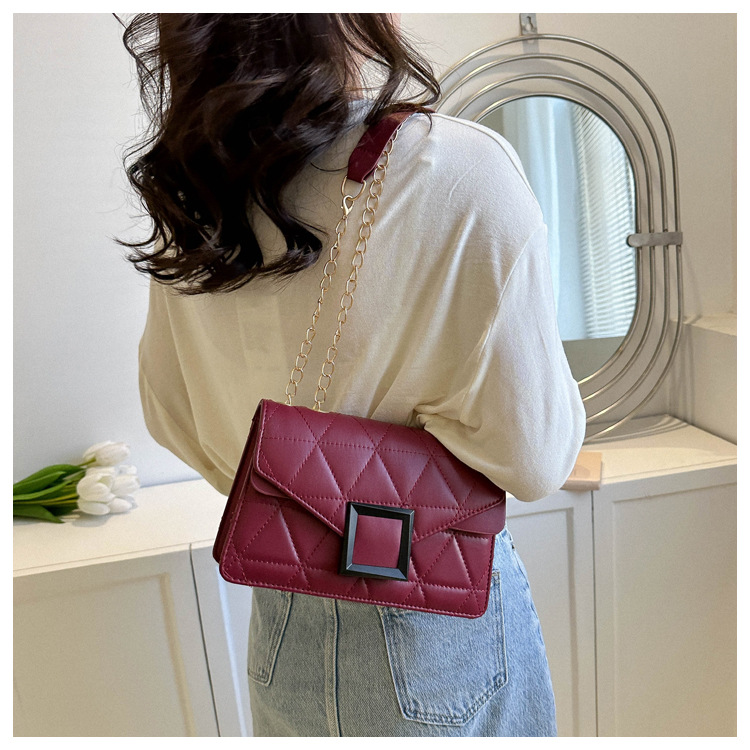 Women's Small Pu Leather Solid Color Streetwear Square Zipper Crossbody Bag display picture 38