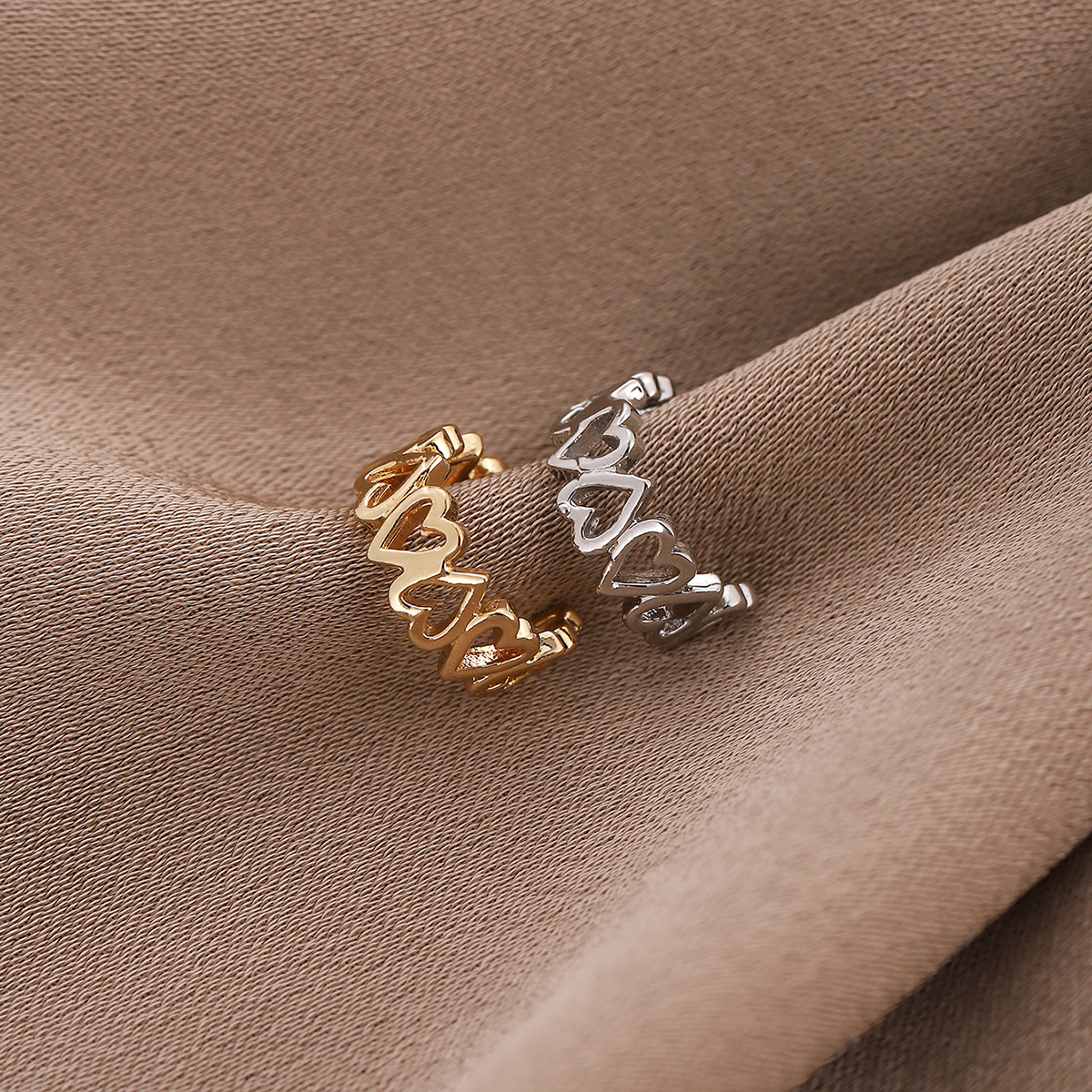 Pendientes simples personalizados de alto grado amor japonés y coreano simple clip de oreja sin pendientes perforados clip de hueso de oreja de moda