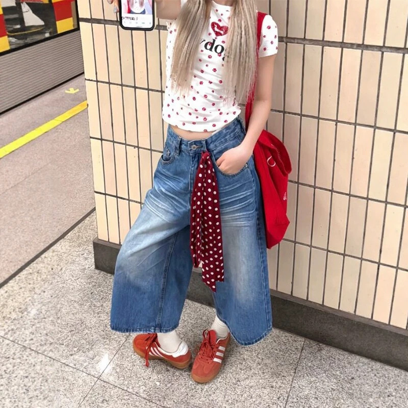 2026 American Retro Wide-Leg Light Blue Cropped Jeans for Women, Spring and Summer Loose Fit, Slimming Straight Wash Shorts 2026 American Retro Wide-Leg Light Blue Cropped Jeans for Women, Spring and Summer Loose Fit, Slimming Straight Wash Shorts