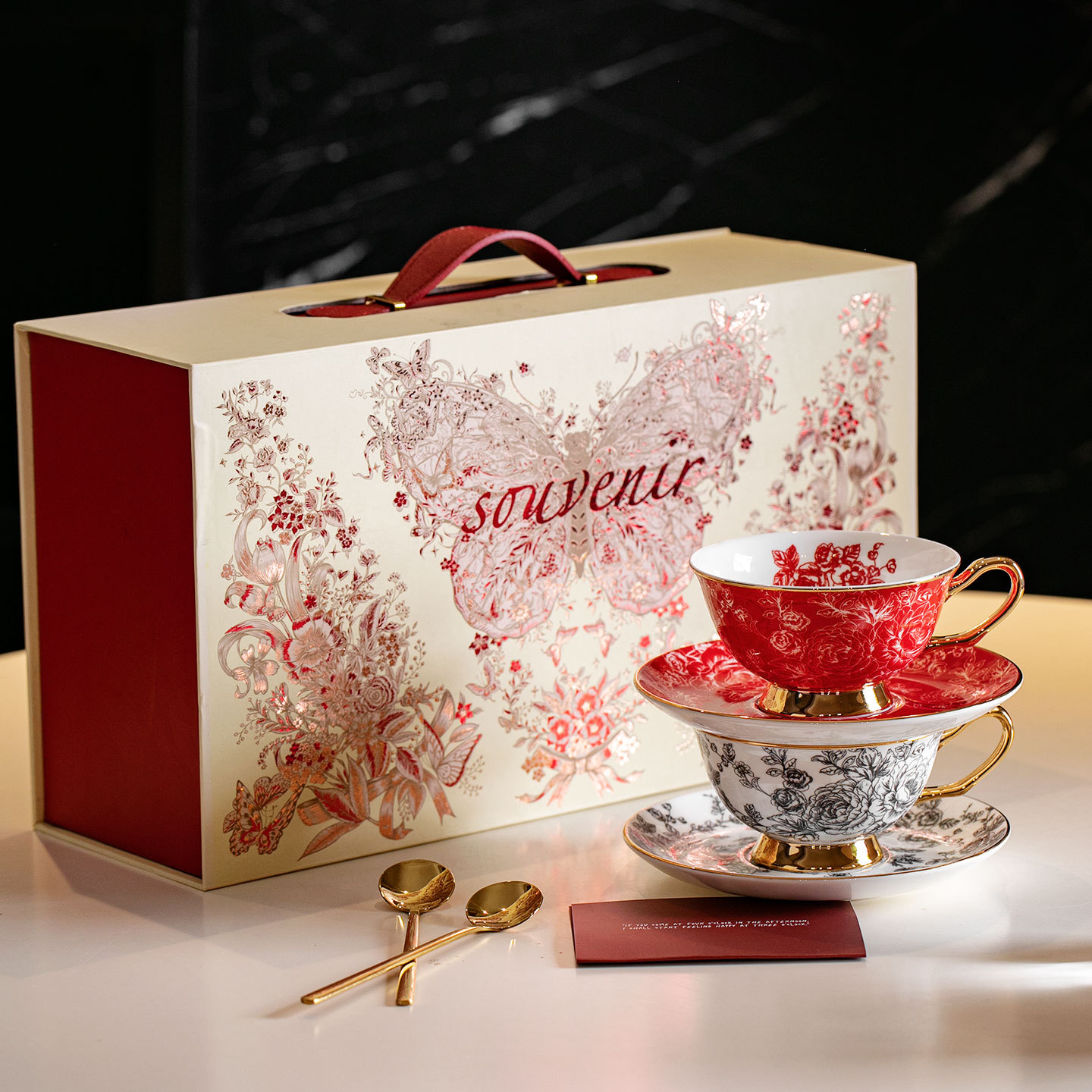 Shane Creative Japanese Rose Cup Juego de taza de té de la tarde de porcelana de hueso de lujo ligero Regalo de boda de cumpleaños de novia