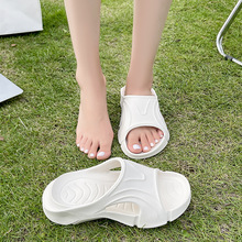 拖鞋女夏季2024新款外穿时尚厚底一字海边沙滩运动情侣室内凉拖鞋