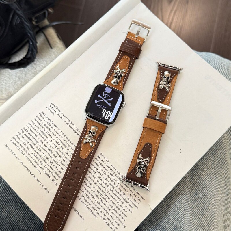 Suitable for Apple Watch S10Ultra2 Personalized Metal Skull Leather Strap Iwatch98765Se Men and Women