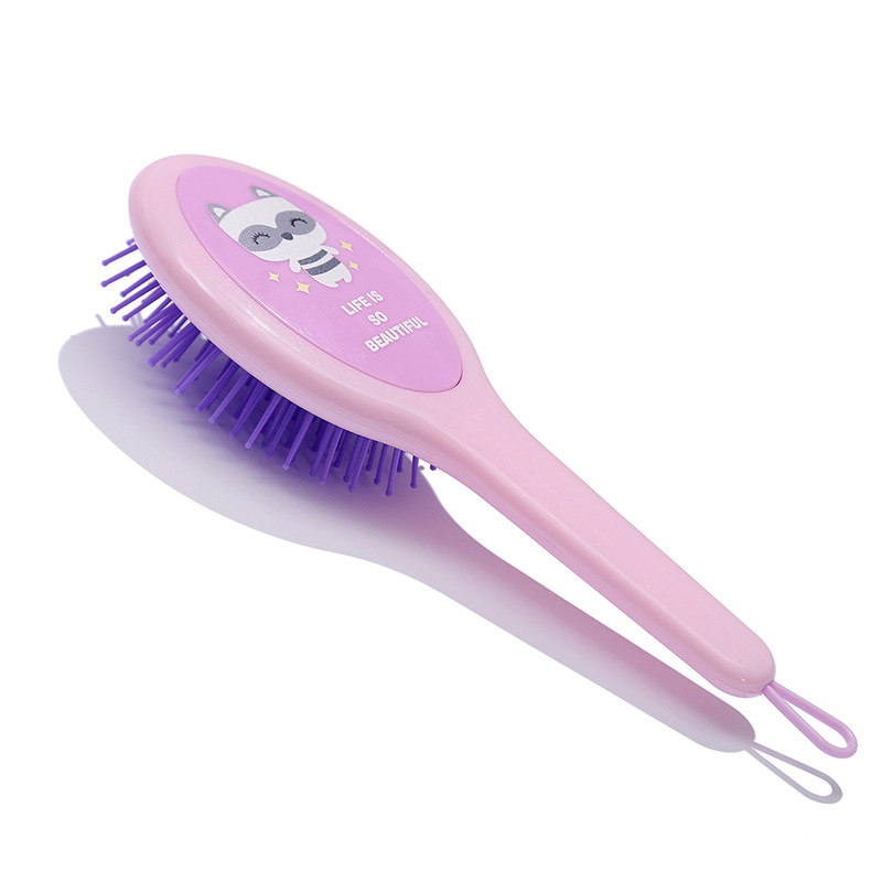 보라색 검은 눈 고양이