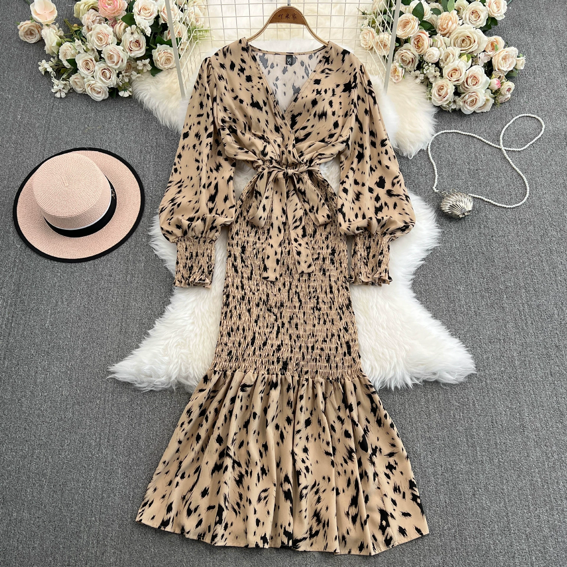 Европейские и американские женщины летом новый темперамент юбка с V-образным вырезом