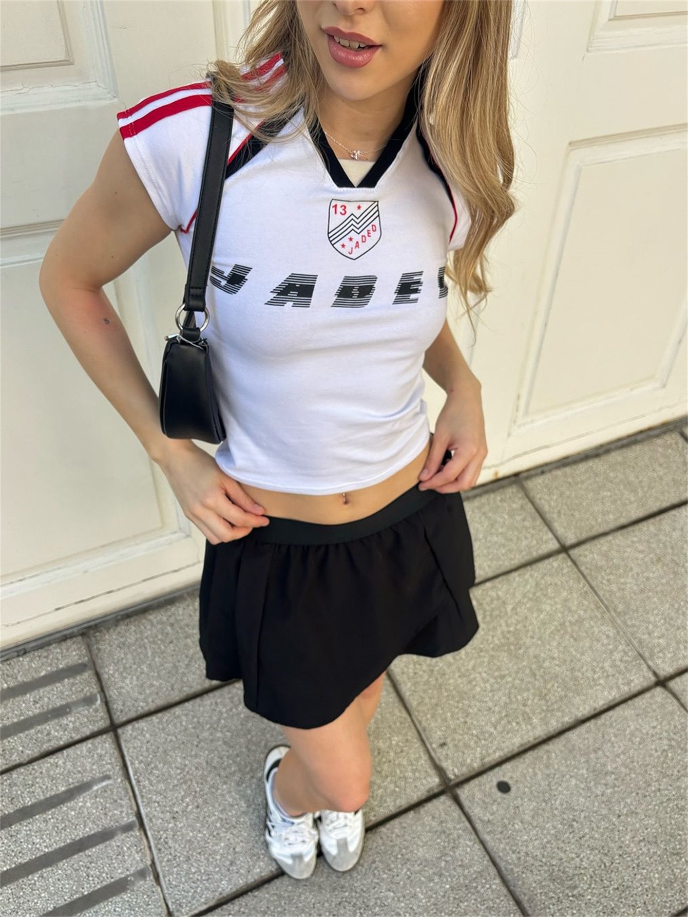 화이트 싱글 탑