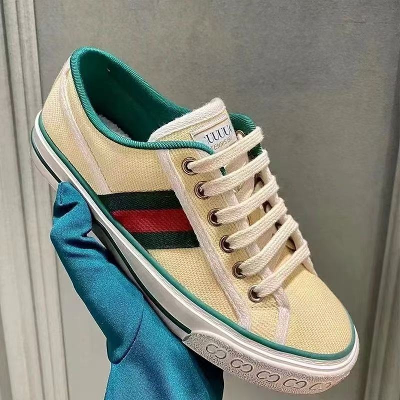 G1977 zapatos de lona de presbiterio para mujer 2023 primavera estilo fino bordado retro pareja zapatos deportivos casuales planos de todo fósforo