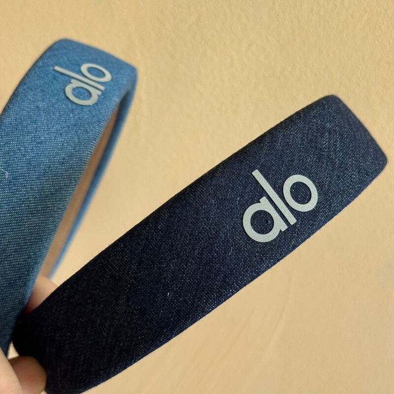 Alo Yoga つば広デザイン、高級ブルーデニム生地のヘッドバンド、シンプルな香港スタイルのヘッドバンド、外出時の多用途|undefined