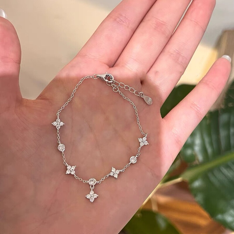 Four-leaf clover zircon bracelet for women's summer girlfriends niche light luxury exquisite 2024 new bracelet Tanabata birthday gift