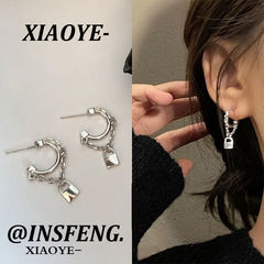 Sweet and Cool Hip-Hop Style ~ Minimalist Punk Chain C-Shaped Vintage Lock Charm Earrings, Aloof Style Earrings for Instagram