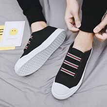 ��������Ь��ʿһ�ŵ�����Ь���泱�����к�ɫ��Ь͸���ϲ�Ь