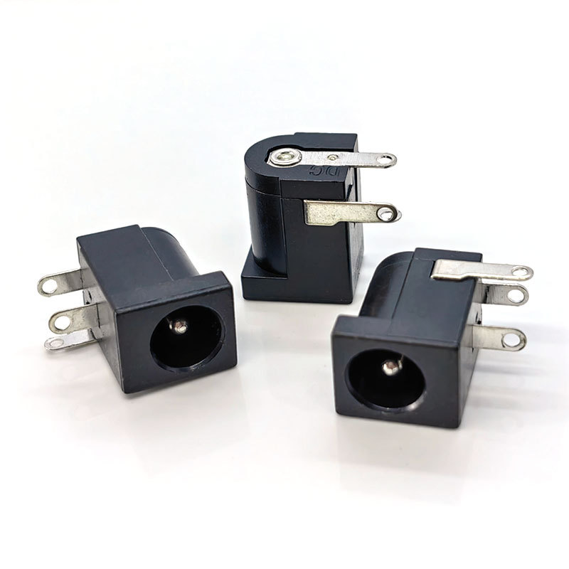 DC socket DC-005 horizontal 5.5*2.1mm pin 2.0/2.5 female receptacle three-prong power strip DC-005 power outlet