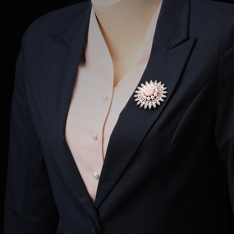 Spilla con perle e strass da donna spilla anti-esposizione occhiali_voghion.com