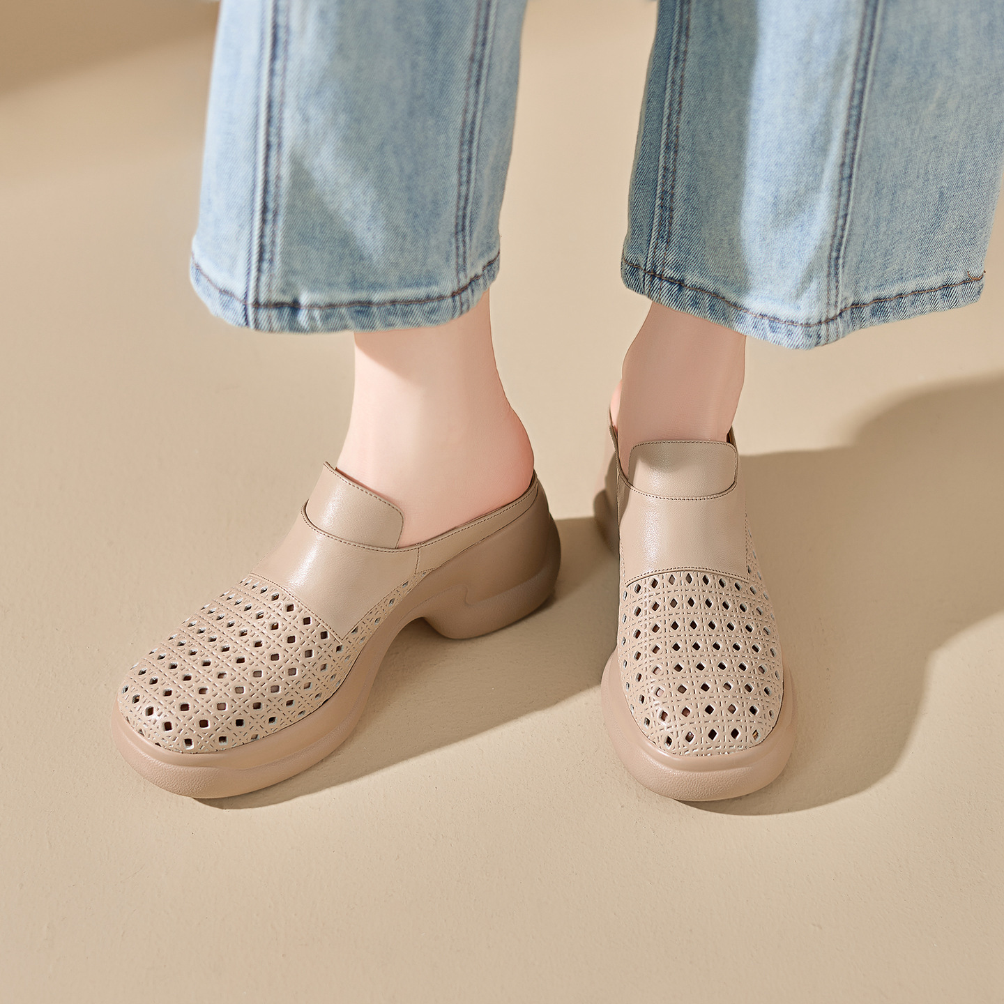 Sandal cao gót nữ mũi hở đế dày 6,5 cm — màu trắng ngà