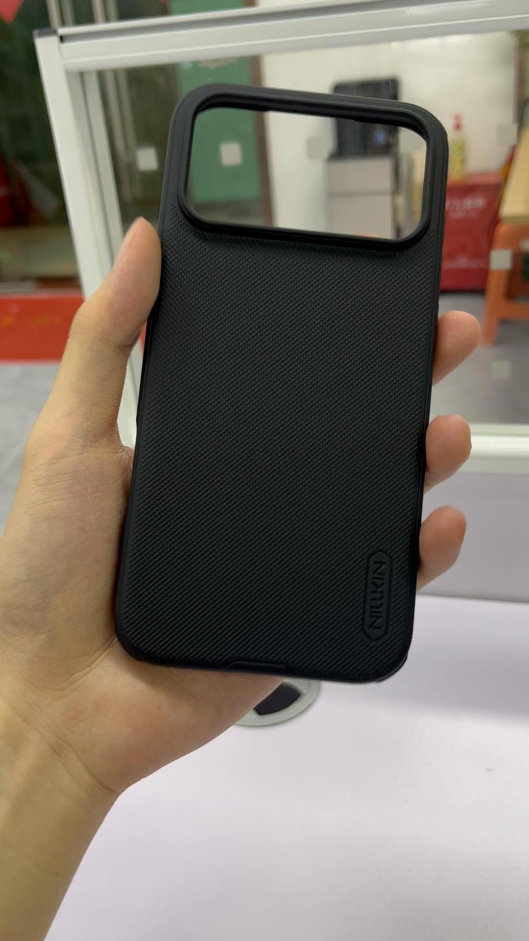 Ốp lưng Nillkin Shield Pro cho iPhone 17 Pro Max – siêu mỏng, mờ, chống rơi — Khiên PRO màu đen, Khiên PRO màu xanh, Khiên PRO Xanh, Shield PRO màu đen trong suốt chi tiết 2