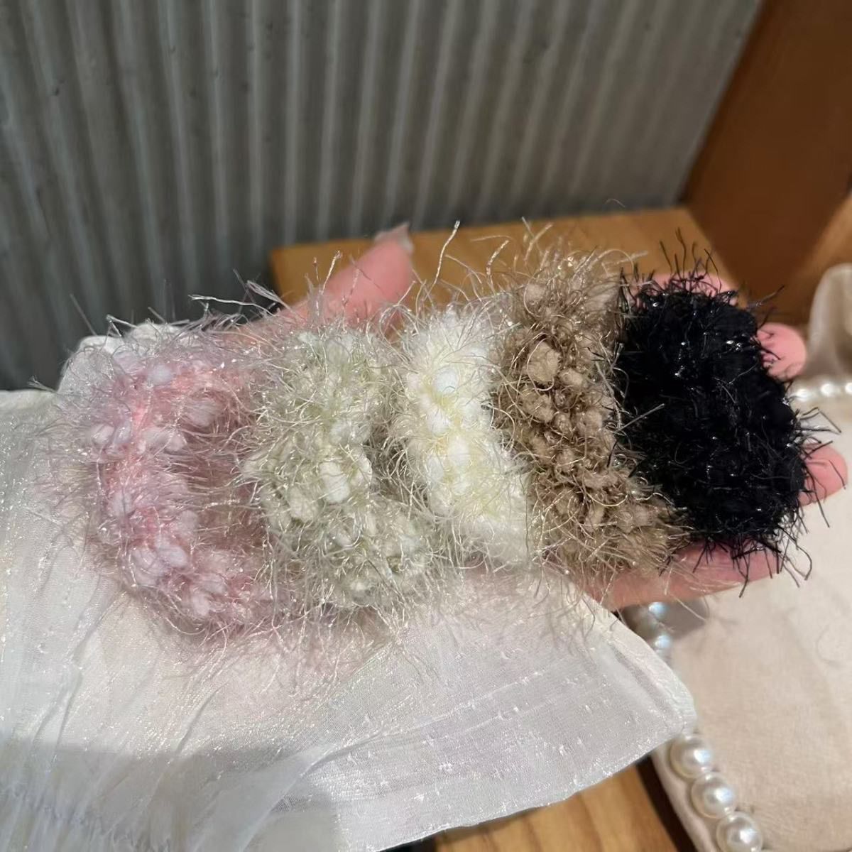 Otoño y invierno de color peluche suave engrosado anillo de cabello para mujeres 2024 nuevo estilo simple de tejido de peluche correa de goma