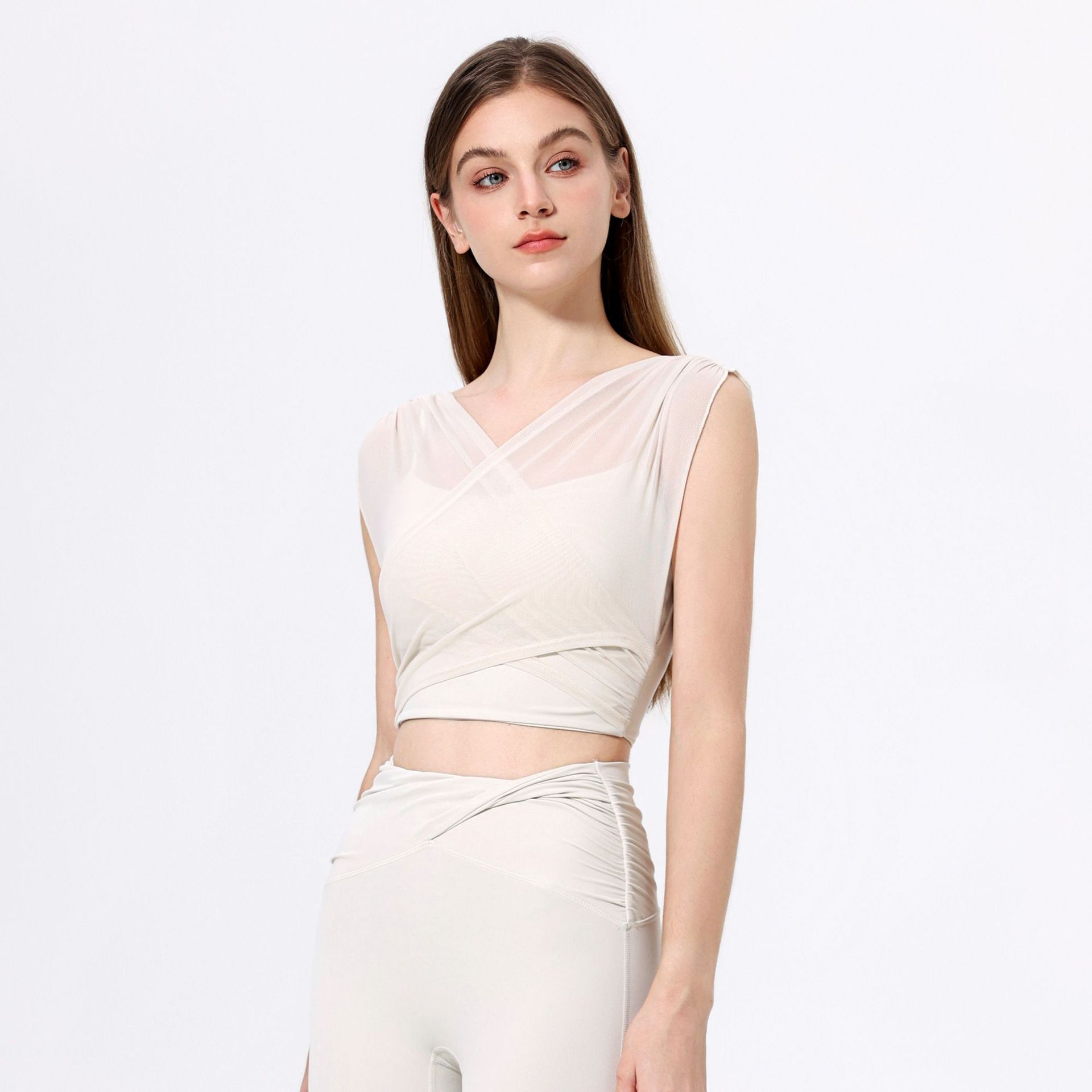 Yoga Clothes for Women 2025 New Sexy Fake Two-Piece Sports Tops with Chest Pads Short-Sleeved Pilates Training Fitness Clothes