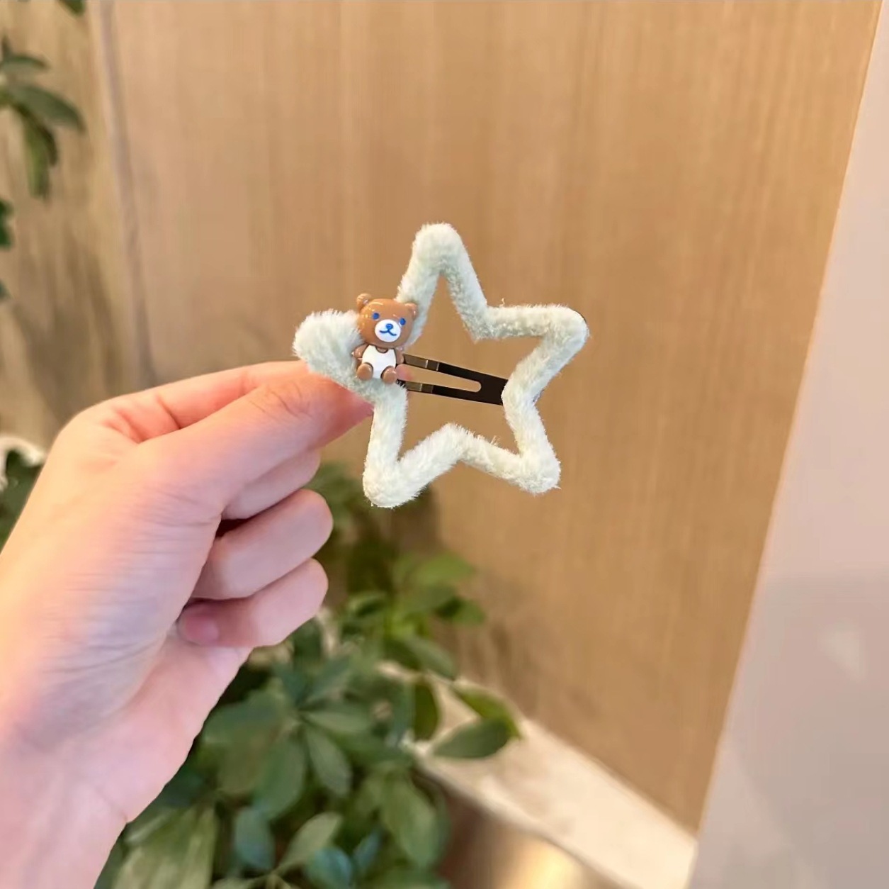 Otoño e invierno nuevos niños de dibujos animados estrella de cinco puntas de felpa horquilla Bangs clip lateral linda chica estrella horquilla rota