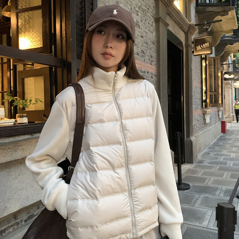 Lightweight and Warm Polar Fleece Patchwork Stand-Collar down Jacket, New Autumn/Winter 25 Style, Lightweight Design Knit Jacket G092411 Lightweight and Warm Polar Fleece Patchwork Stand-Collar down Jacket, New Autumn/Winter 25 Style, Lightweight Design Knit Jacket G092411