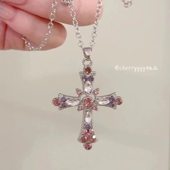 ホットガールクロスネックレス女性の新しい重工業ダイヤモンドゴシックヨーロッパとアメリカンスタイルy2kニッチデザイン鎖骨チェーン