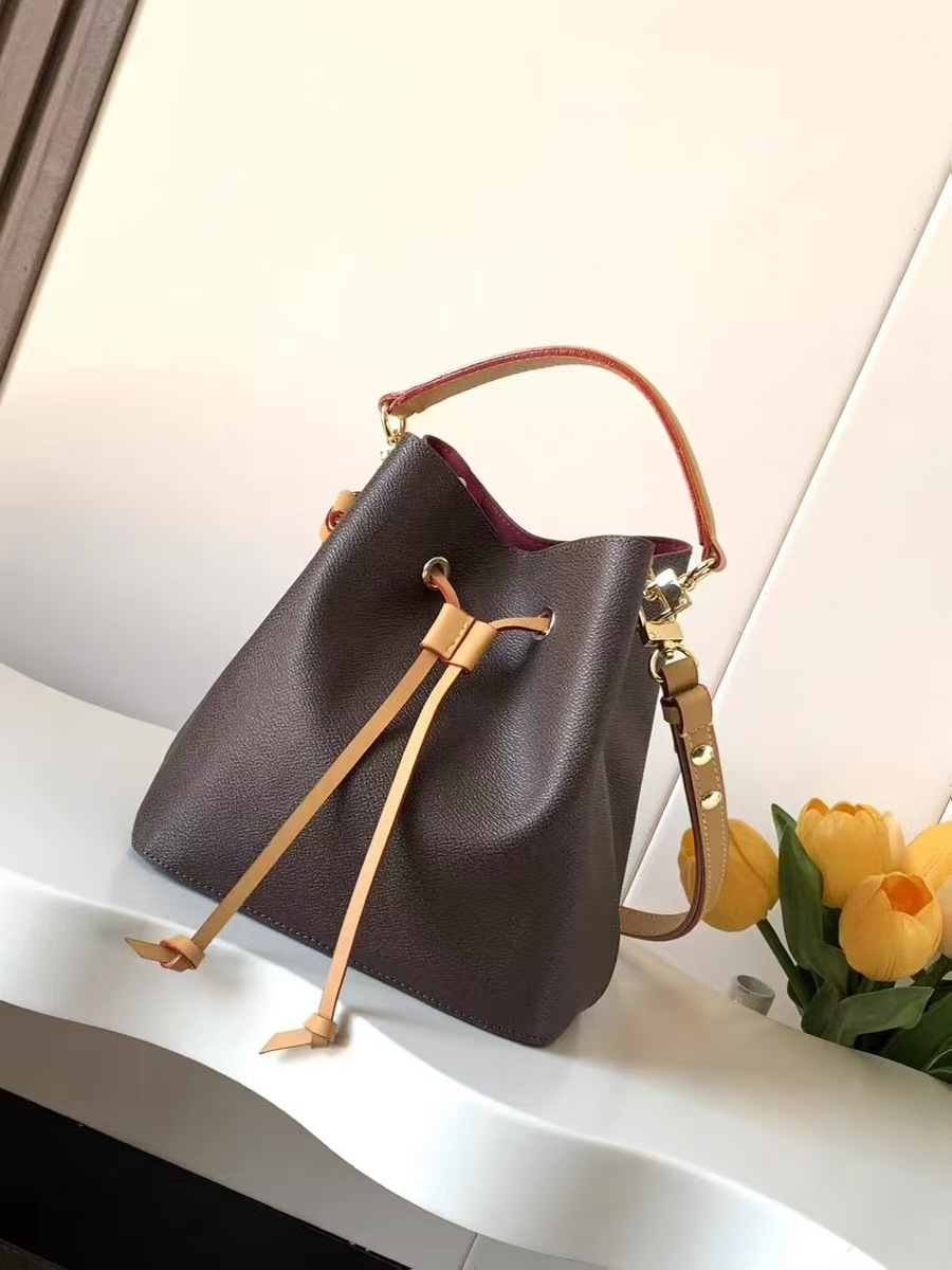 스몰 버킷백 BB20cm