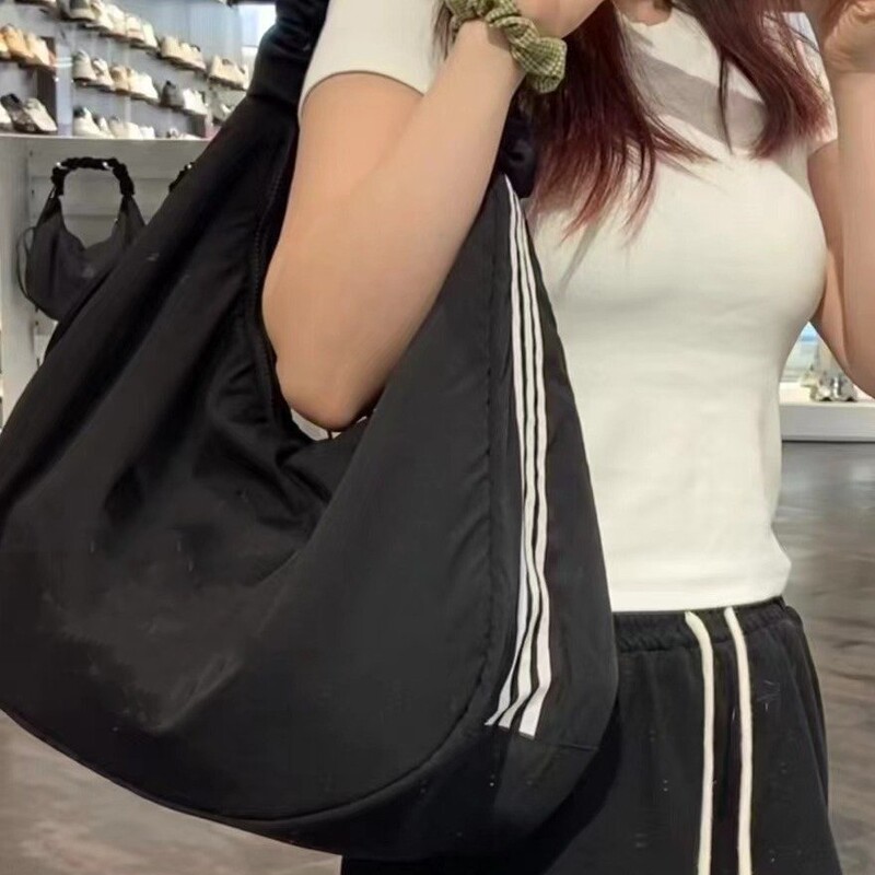 2026 Adidas New Clover Cloud Bag Pleated Underarm Bag Unisex Fashion Sports Shoulder Crossbody Handbag 2026 Adidas New Clover Cloud Bag Pleated Underarm Bag Unisex Fashion Sports Shoulder Crossbody Handbag