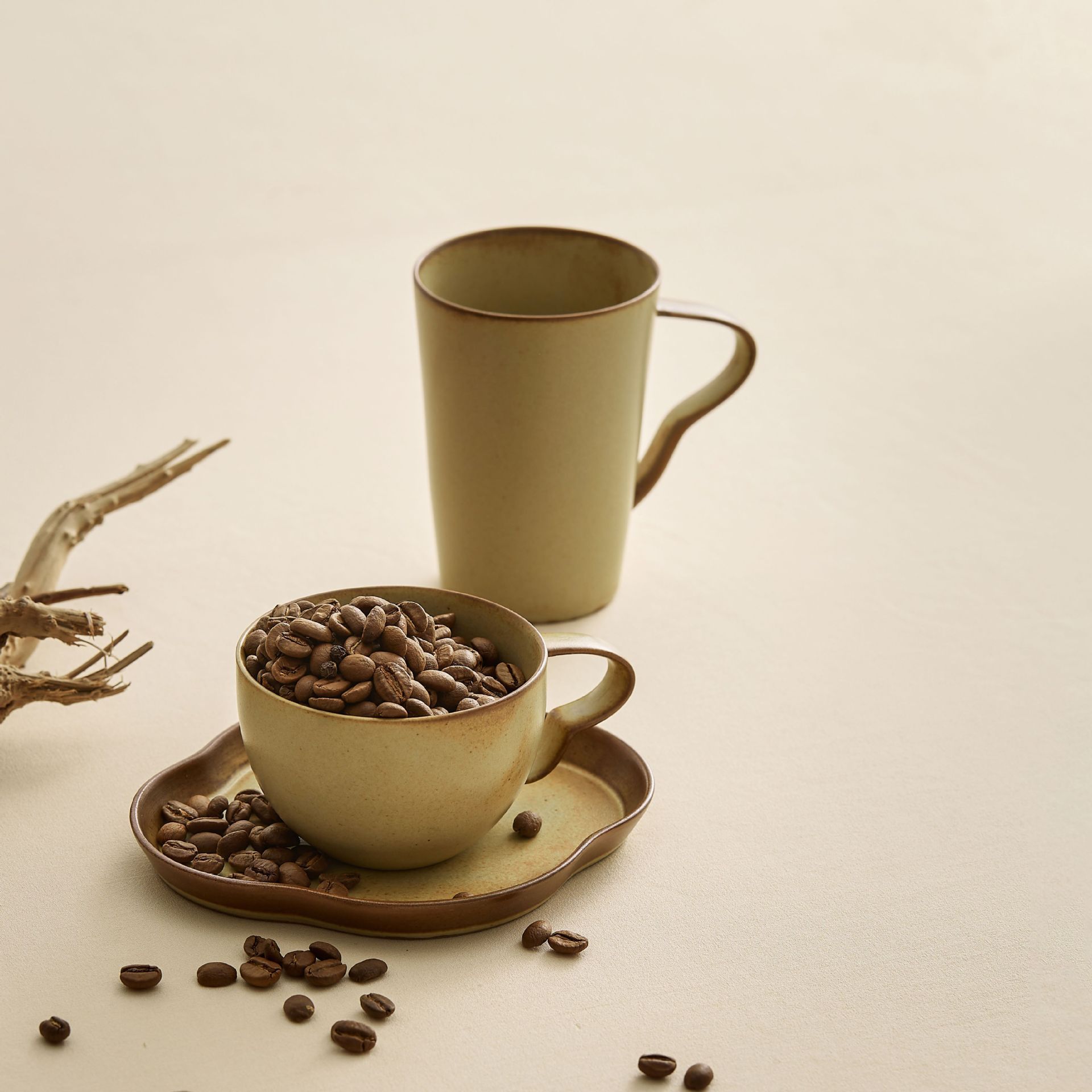 Nube japonesa retro alto nivel simple horno de cerámica de alto valor facial tazas de café tazas de platos set tazas medievales