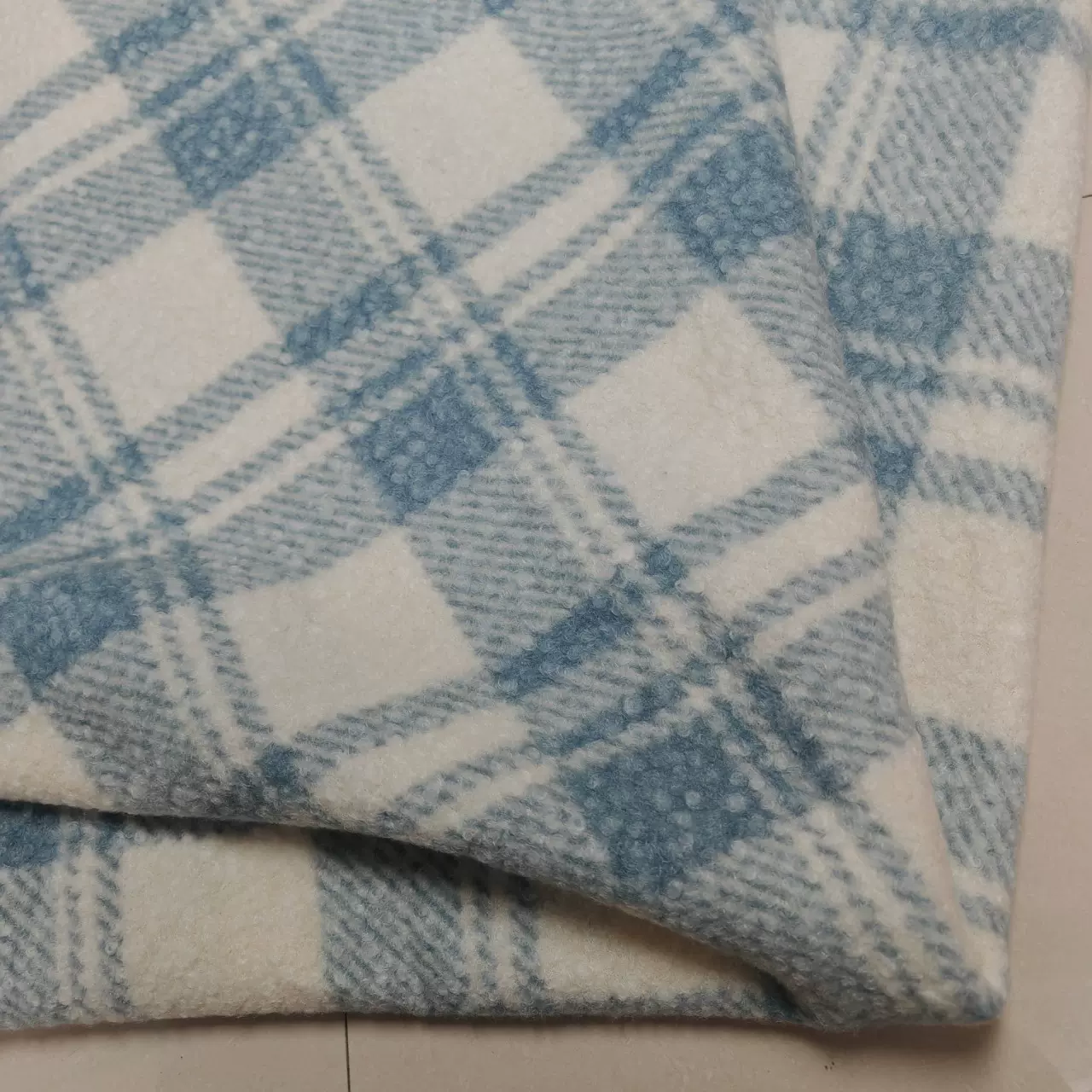 厂家直销毛呢格子面料 2025新款提花格子呢 布粒粒