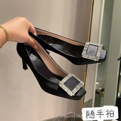 细跟钻扣高跟鞋单鞋女鞋缎面浅口方跟真丝方头优雅女仙履酒杯跟