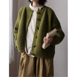 绿色复古牛角扣毛衣开衫外套女秋冬新款小个子穿搭慵懒感针织上衣