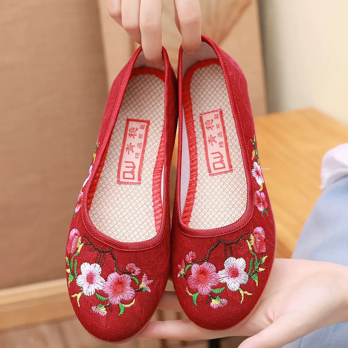 Новая Тканевая обувь Old Beijing, универсальная женская обувь с вышивкой, Нескользящая дышащая рабочая обувь на мягкой подошве, стильная обувь для мам