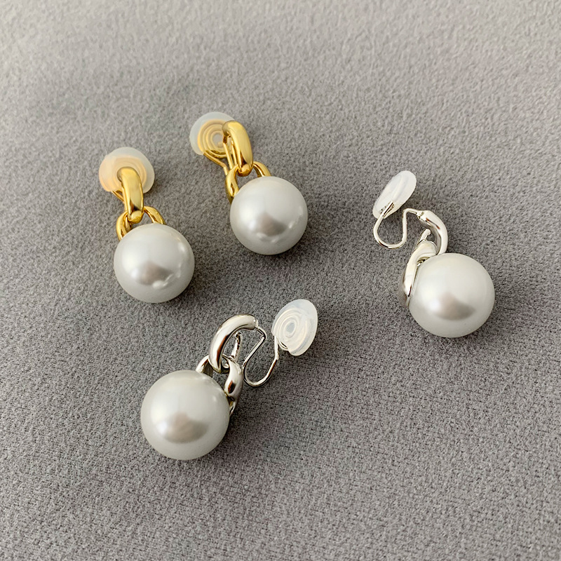 16g Weight 925 Sterling Silver Ear Needle Material Pearl Inlay Material Ear Cuffs, Ear Studs Classification 1 Pair Quantity Banquet, Daily, Date Occasion Copper Material Geometric Pattern All Seasons Season Women's Gender Plating, Inlay Design Elegant Style 1 Pair Elegant Geometric Plating Inlay Copper Pearl Ear Cuffs Ear Studs 16