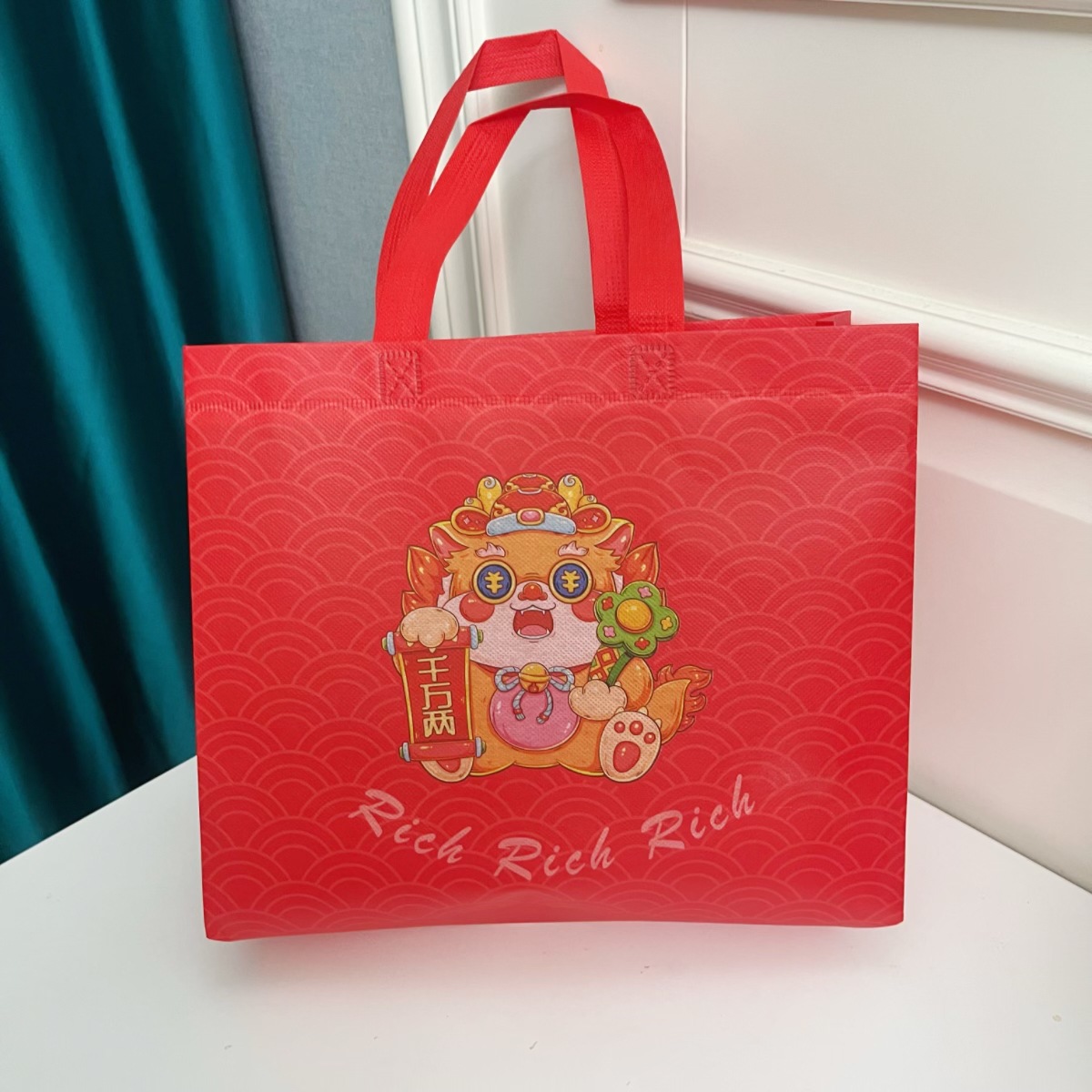 New Year Red Dragon Laminated Non-woven Handbag for Clothing Store Logo Unisex Children's Apparel Store Shoe Shopping Bag Packaging