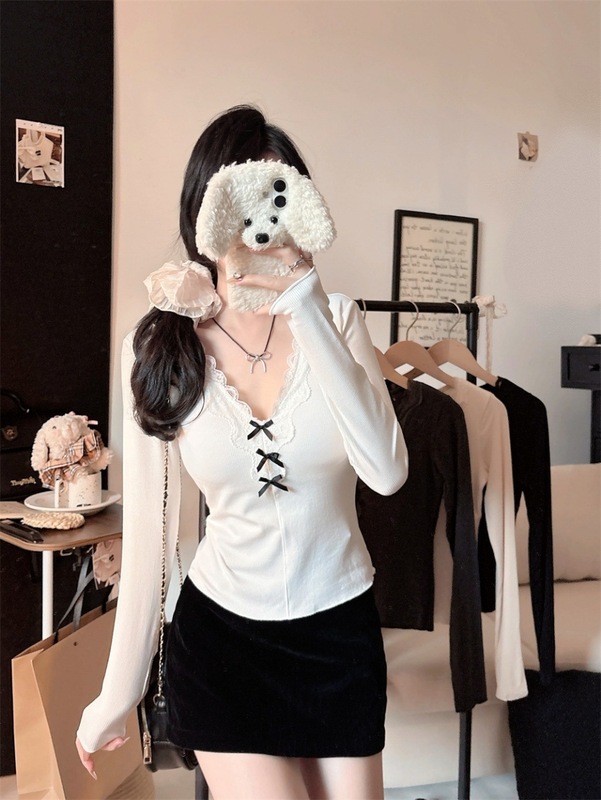 纯欲蕾丝深V领打底衫女秋冬2025新款修身甜辣内搭设计感长袖上衣|undefined
