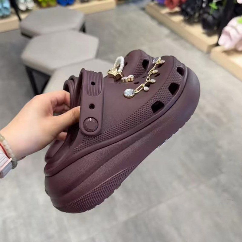 Hot-Selling Crocs-Style Thick-Soled Perforated Shoes for Women, Outdoor Height-Increasing Breathable Beach Sandals, Slippers, Casual Shoes