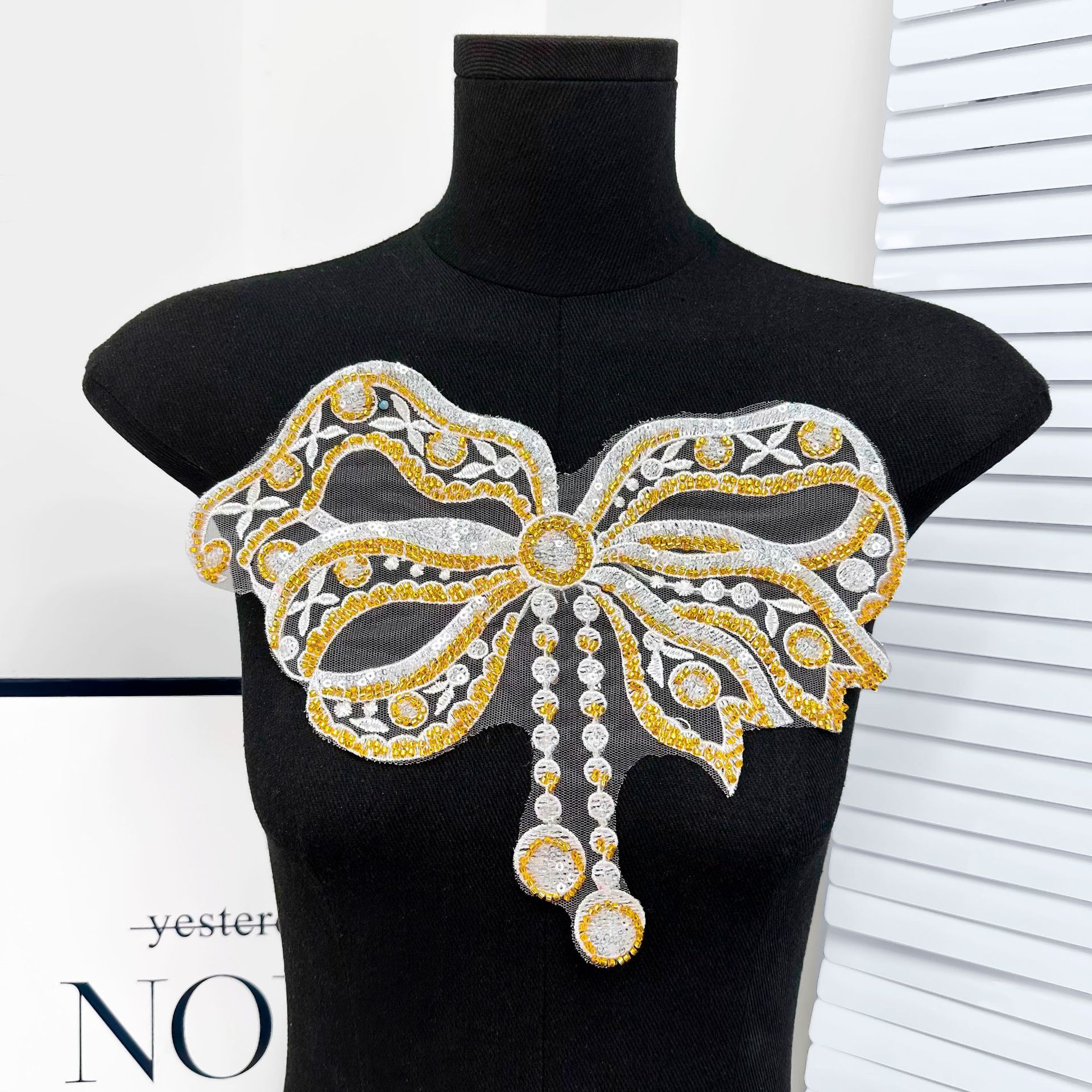 Dorado retro bordado arco sequilla encaje DIY moda vestido de boda vestido vestido vestido de mujer chaqueta de ropa infantil flores pectoral