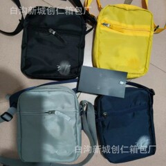 卸売メンズシンプルなファッション刺繍ロゴショルダーバッグ 2025 トレンディなブランドレターアウトドア男性と女性のクロスボディ携帯電話バッグ
