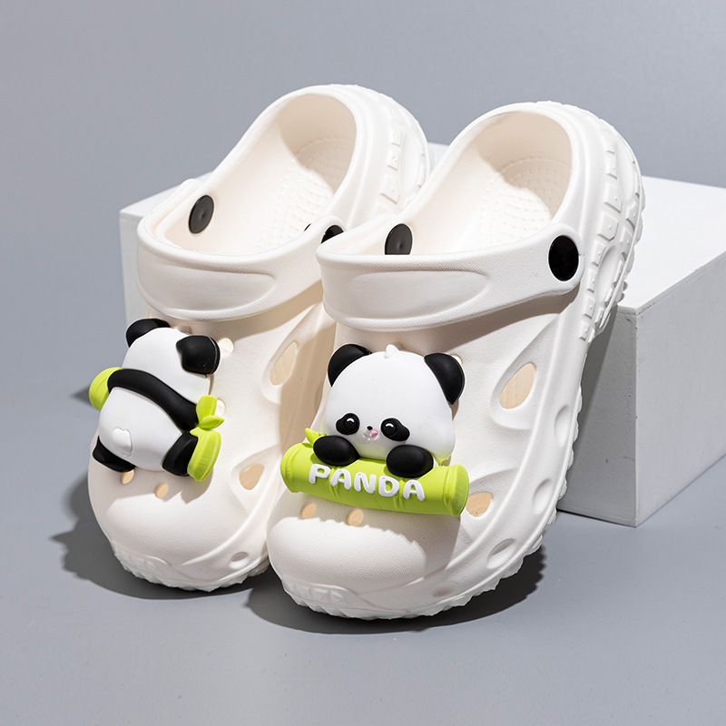 2025 New Kidsren's Clogs Panda Boys and Girls Outer Wear Soft Non-Slip Beach Sandals for Middle and Large Kidsren in Summer