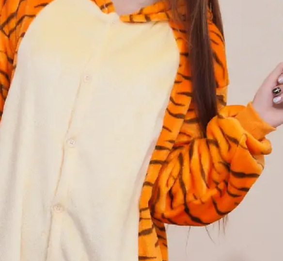 Pijamas transfronterizos al por mayor de fábrica Labubu pijamas femeninos de una sola pieza de dibujos animados pijamas de animales de franela Capibala