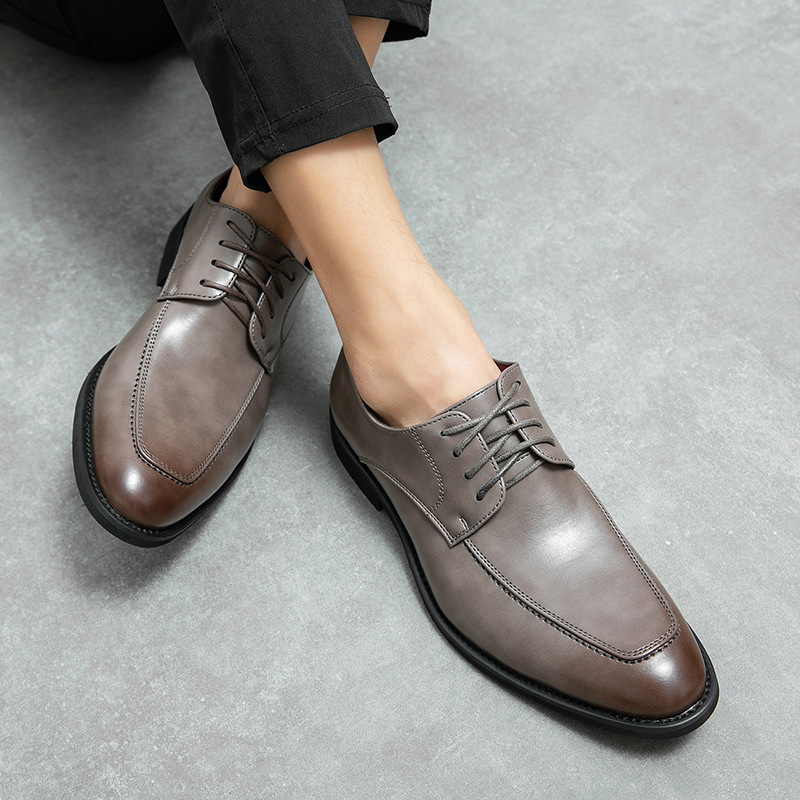 Gran Bretaña nuevos zapatos de cuero de punta de 48 yardas de moda europea y americana zapatos de peluquería juvenil zapatos de boda de negocios correa