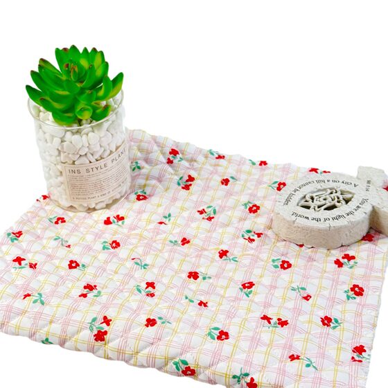 Self-owned factory polyester spring woven small diamond Plaid quilted cotton fabric small floral cosmetic bag luggage fabric