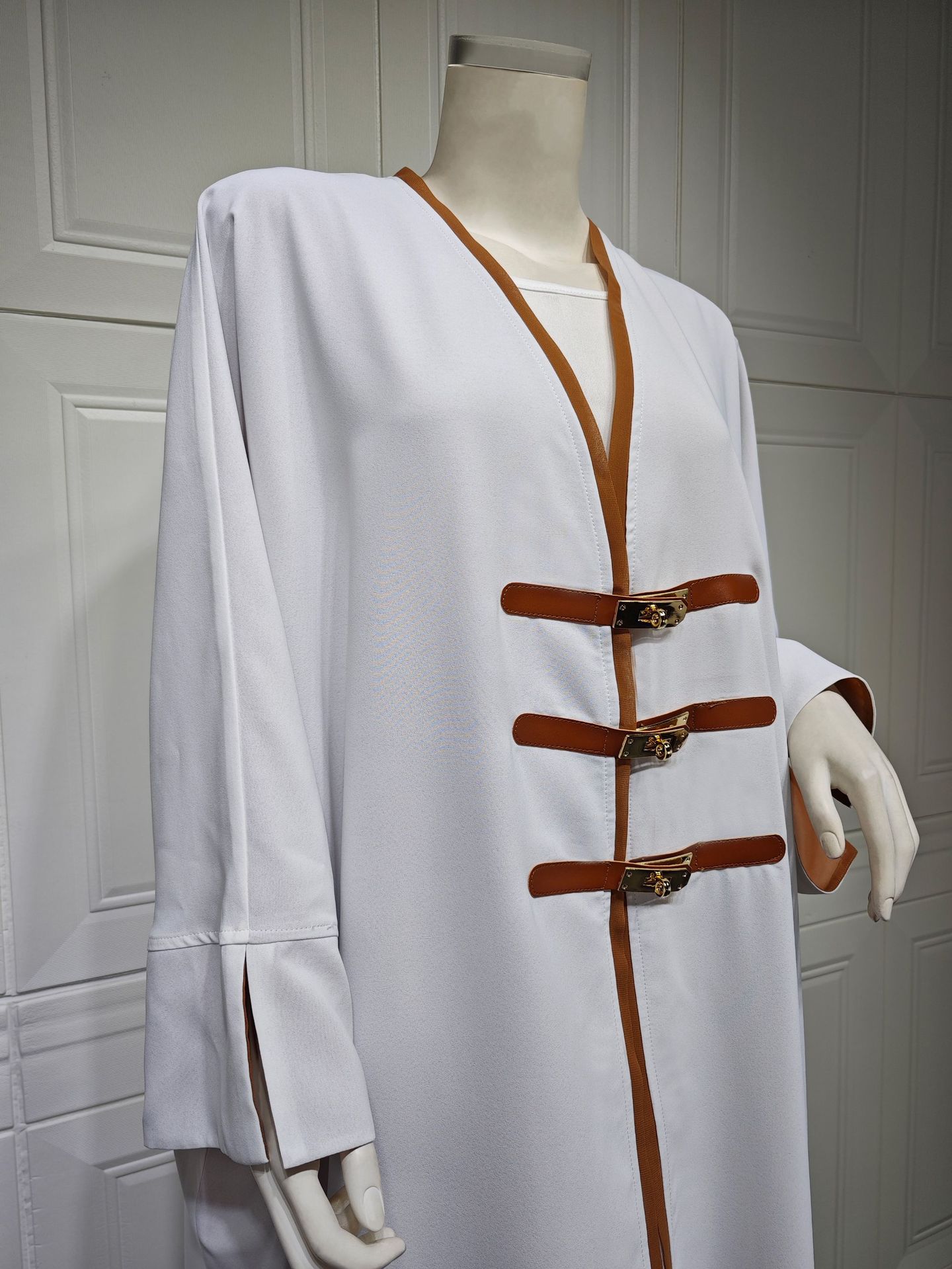 MQ090 Modest Fashion Cardigan With Leather Buttons Abaya Turkish Color-blocked Robe For Outerwear In Arabia_ecoleips.com