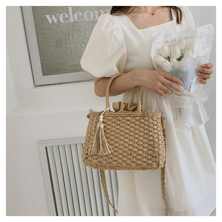 Women's Straw Solid Color Vacation Fashion Weave Soft Surface Square String Shoulder Bag Handbag display picture 5