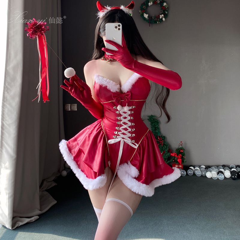 Xianxiao sexy lingerie high-grade New Year battle robe suit sexy patent leather devil qqny uniform free female 564