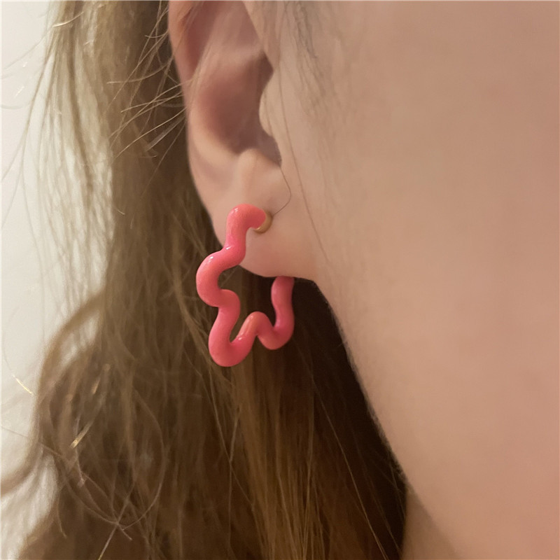 Korean Spray Paint Asymmetrical Color Earrings display picture 3